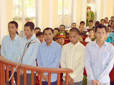 Sư Kim Muol cùng các sư khác bị buộc hoàn tục và bị bắt tù sau sự kiện ngày 2 tháng 8 năm 2007